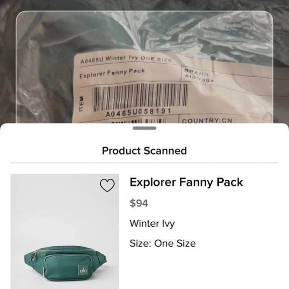 ALO Yoga EXPLORER FANNY PACK OS in WINTER IVY - Picture 4 of 4